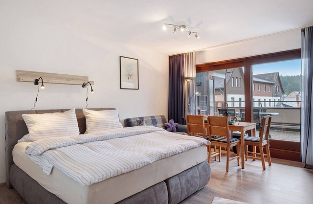 Studio Apartment 'Schwarzwaldliebe' with Mountain View, Balcony and Wi-Fi