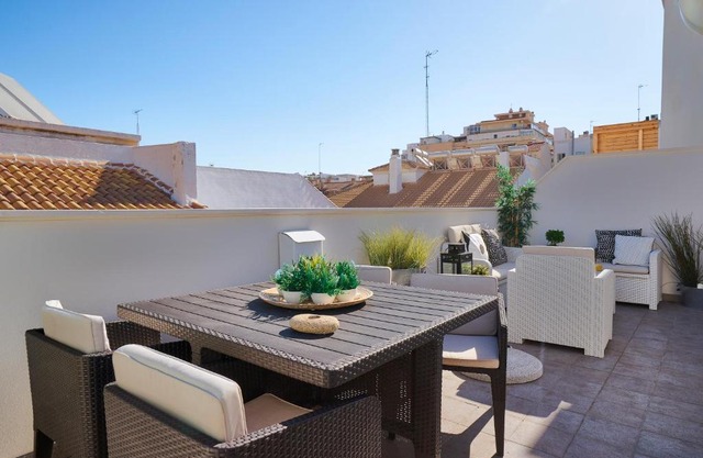 Studio Deluxe with Shared Roof Terrace