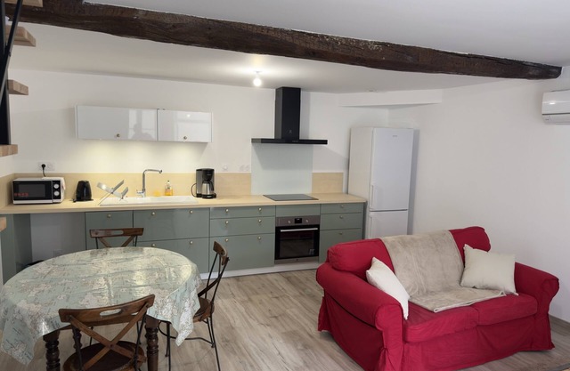 Studio-Ensuite with Shower-Garden view- privatif