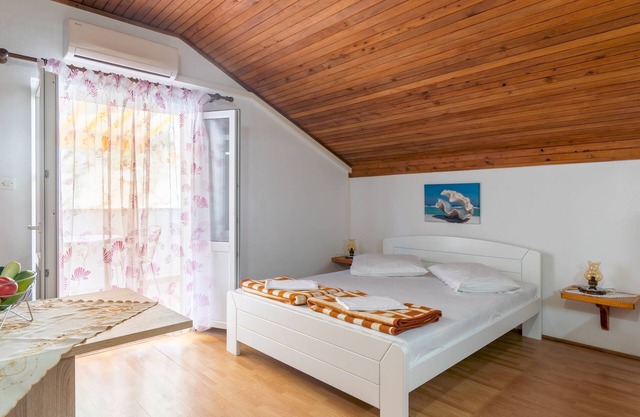 Studio flat with balcony Cove Vela Stiniva, Hvar (AS-14511-c)