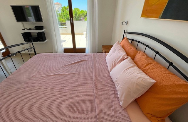 Studio flat with terrace and sea view Povljana, Pag (AS-21144-a)