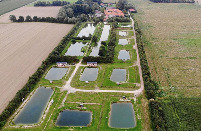 Studio for 2 to 3 persons with terrace, playground and 16 fishing ponds