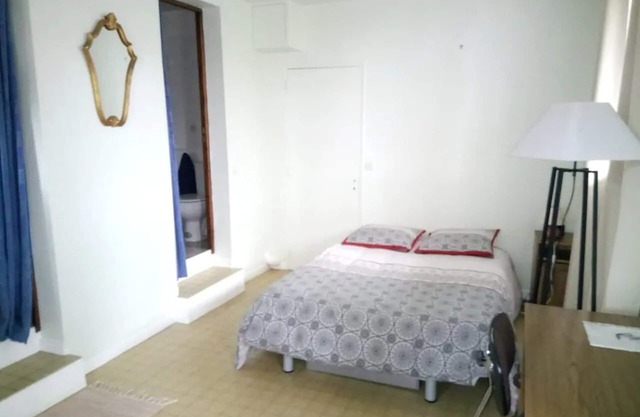 Studio furnished in the forest of Fontainebleau, 2/4 people, Paris, Disneyland.