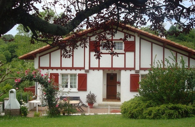 STUDIO GETTE HASPARREN in the Basque Country near the Cambo thermal baths