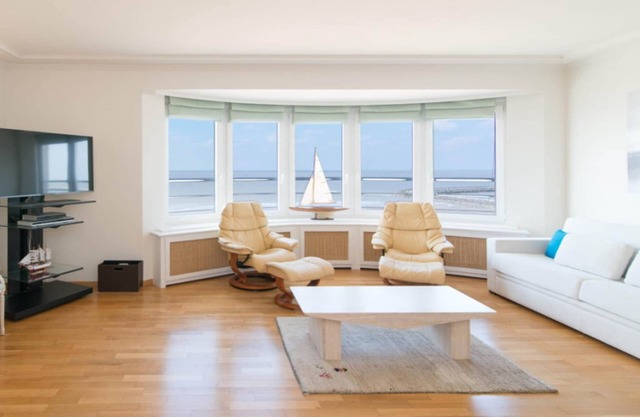 Studio in Ostend with Stunning Sea Views