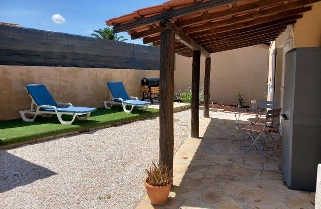 Studio indépendant dans villa