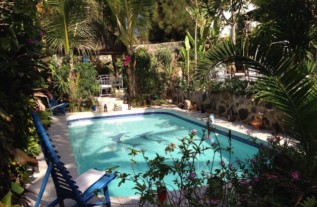 Studio le petit Marrakech, ILE DE NGOR Private boat swimming pool and Jaccuzi Air conditioning