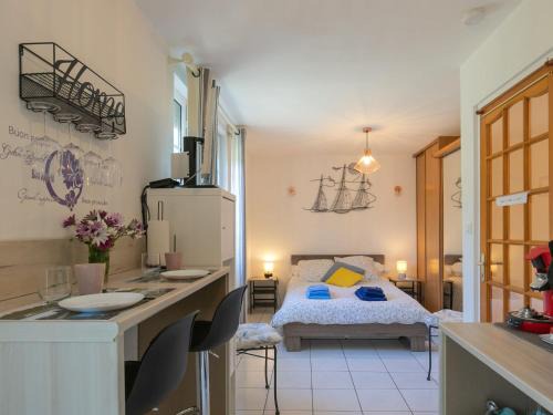 Studio Les Hortensias by Interhome