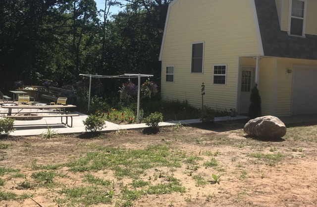 Studio Loft at Stony Lake 1 block to Lake Michigan & Stony Lake Beaches 🏖