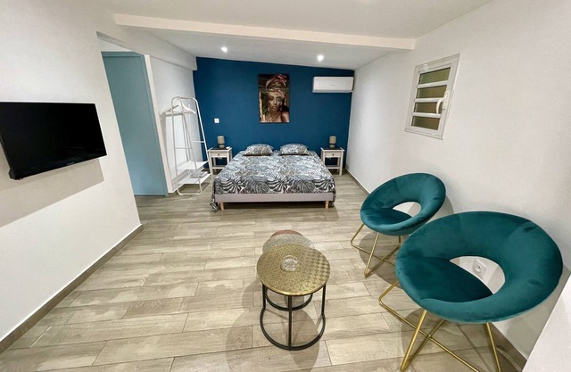Studio Neuf Tout Équipé Avec Jacuzzi Dans une Maison de Type Coloniale Créole !