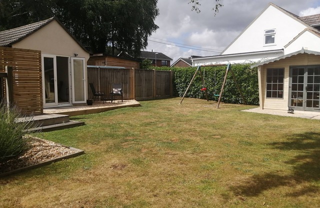 Studio @ No28 Peaceful Garden Annexe