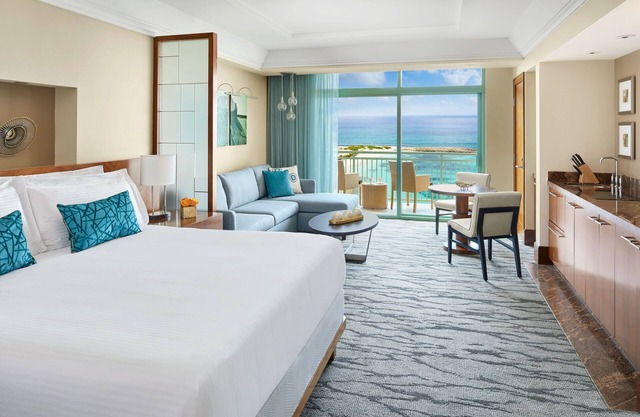 Studio Ocean View - 2 Queens or 1 King bed - 523 Sq Ft - Max Occ: 4 Guests