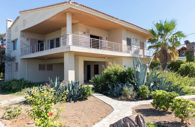 Studio on the sunset beach