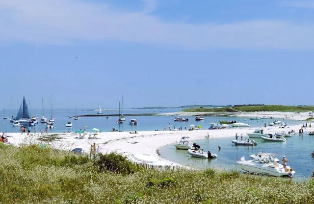 Studio sea view- Facing the Trez beach - private parking- Internet-