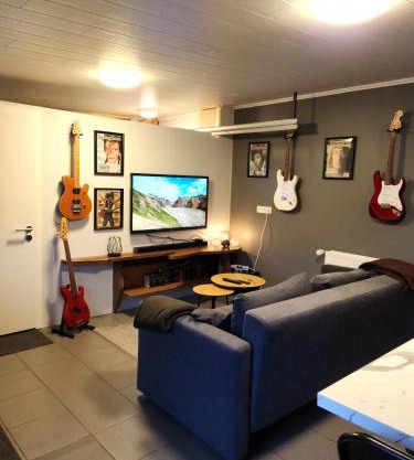 Studio Seven 7