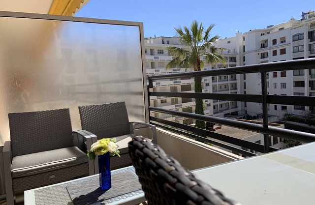 Studio terace in Cannes, quiet, 50m away from the beaches of the Croisette, close to the Palais des Festivals