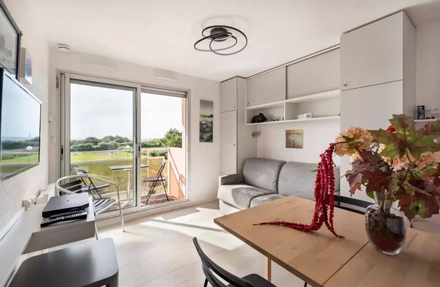 STUDIO THE BEACHES. SEA VIEW