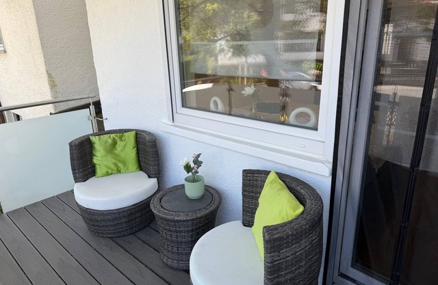 Studio 'Unit 1' with Balcony and Wi-Fi