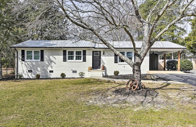 Studio w/Patio - Walk to Hikes, Sights & Bites