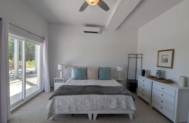Studio,Waterfront,Kayaks,300m to stunning beach & bonefish flats,Boat Hire