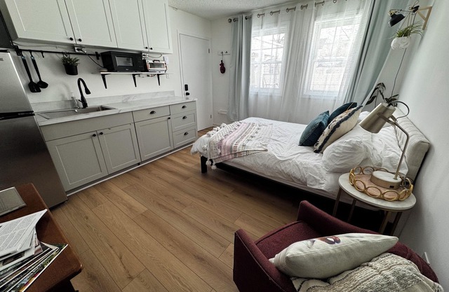Studio with kitchenette in downtown Carleton Place.