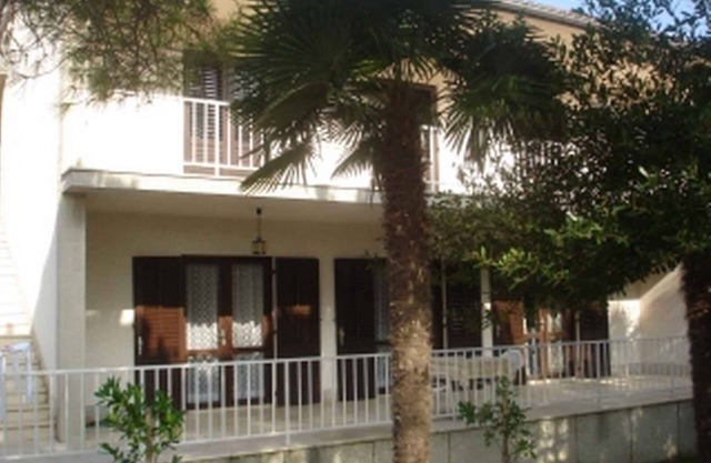 Studio with satellite TV and coffee machine