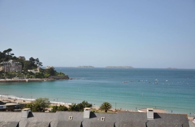 Studio with SUPERB SEA VIEW on the 1st floor of the Castle of Trestraou