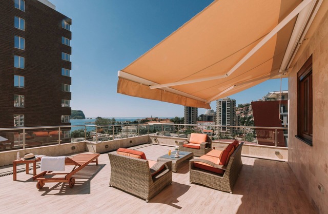 Studio with Terrace 4