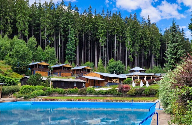 Stunning private villa for 4 people with WIFI, pool, TV, patio and pets allowed