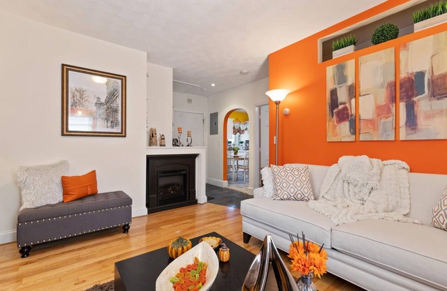 Stunning 1 BR-Apt-Oceanview to Revere Beach -3 Train Stop Boston Logan Airport