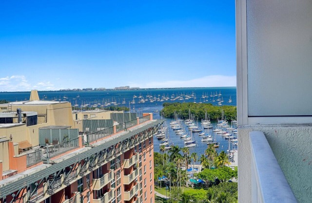 Stunning 12th Floor Studio in the Heart of Grove