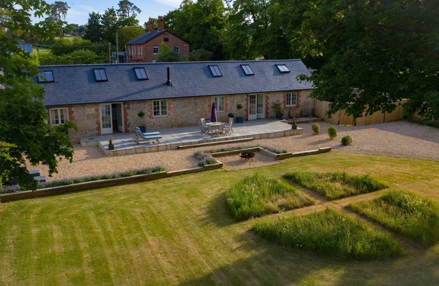 Stunning 19th century barn conversion in gorgeous Hampshire countryside