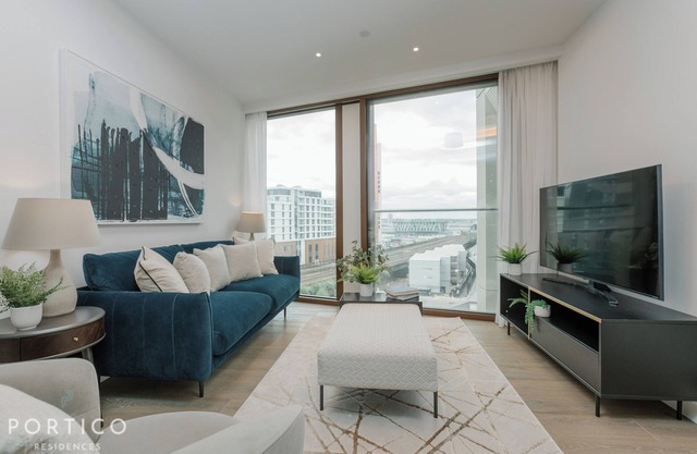 Stunning 2 bedroom apartment in Nine Elms with Pool