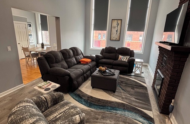 Stunning 2-Bedroom Loft with Modern Charm