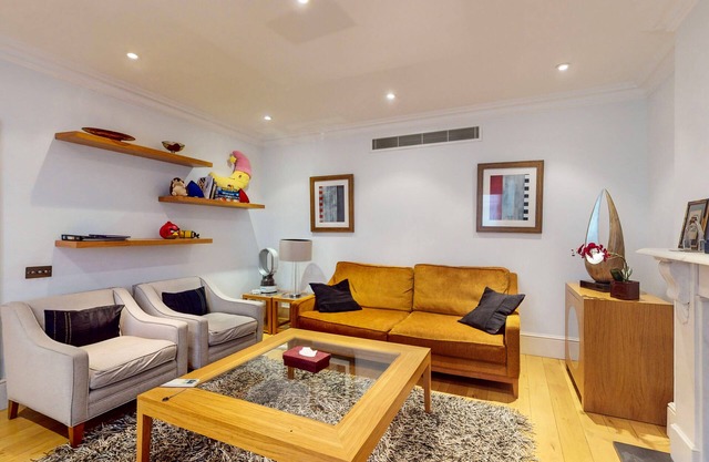 Stunning 2BD flat in South Kensington with a patio
