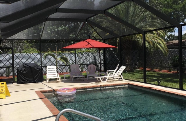 Stunning 2BR/2BA Home with Private Heated Pool, Minutes from Siesta Key