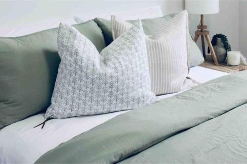 Stunning 2brm Apartment Close to Canberra