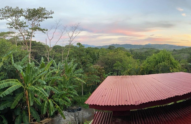 Stunning 3-bedroom bunk villa with pool and jungle views in Esterillos Oeste