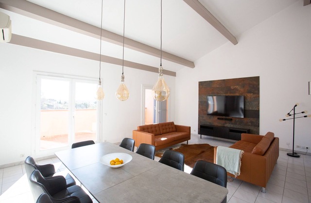 Stunning 3 bedroom, 3 bathroom penthouse apartment