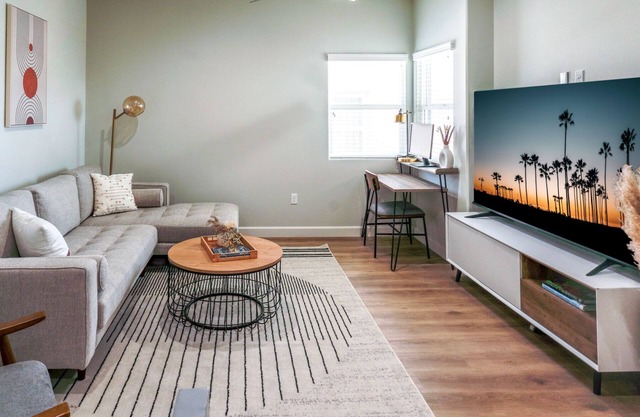 Stunning 3BR Luxe near Disneyland & Beaches EV Charge + King Bed