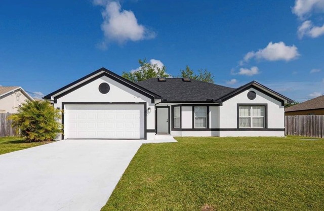 Stunning 3BR Luxury Home in Port St. Lucie