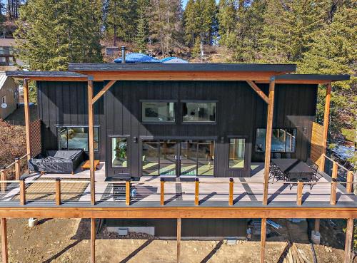 Stunning 3BR with Lake Access Golf Cart 11 guests