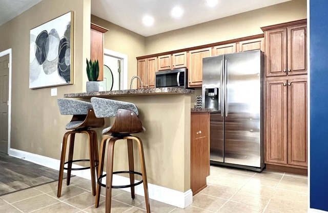 Stunning 4br home close to I-70/75, shopping and countless restaurants