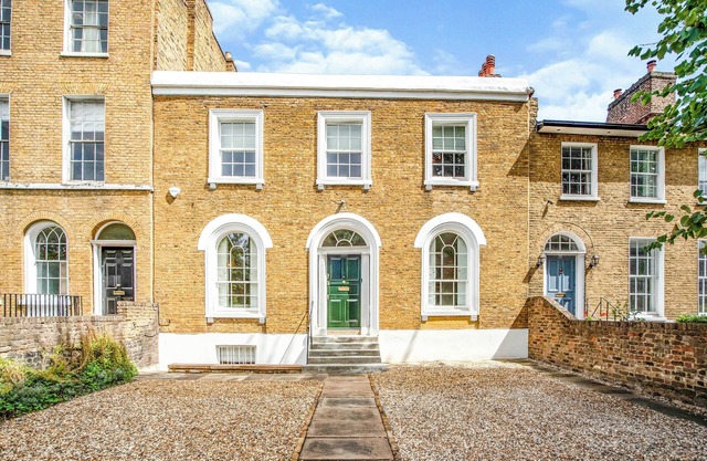 Stunning 5-Bed Regency House with garden in Central London