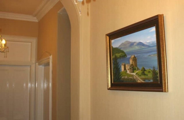 Stunning 5 bedroom top floor flat in traditional Edinburgh tenement.