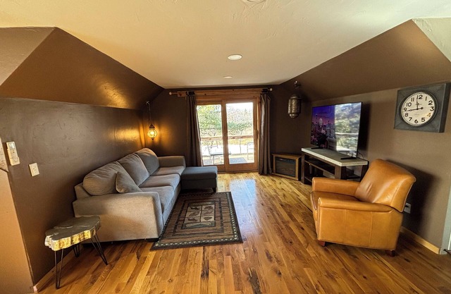 *STUNNING!* 5 Star! Modern cottage/cabin getaway Lake Minnetonka/Wayzata