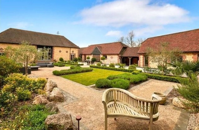 Stunning 6 bedroom converted barn nestled in Souths Downs; 5,000+ sq ft; 9 acres