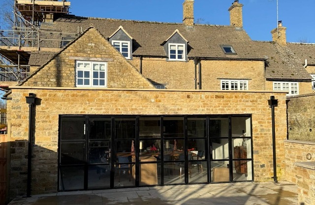 Stunning and Luxurious Cotswold Cottage 5min from Soho Farmhouse