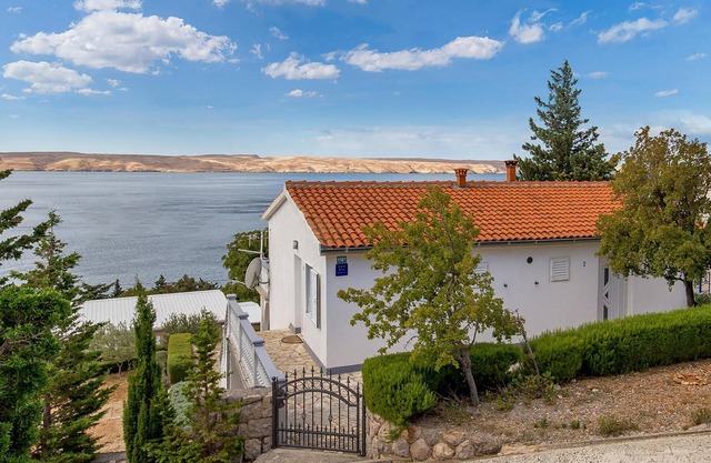 Stunning apartment in Baric Draga