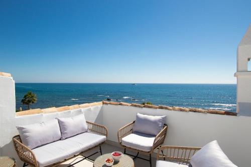 Stunning beachfront penthouse Calahonda Málaga